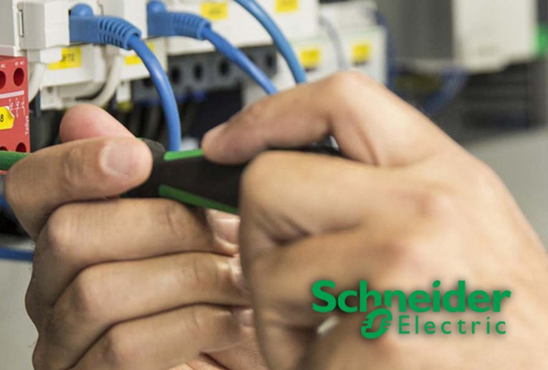 Schneider Electric представил новое серверное устройство для SmartStruxure Schneider Electric представил новое серверное устройство для SmartStruxure