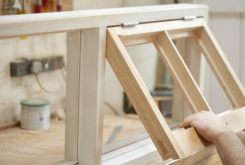 Установка деревянных окон в доме: рекомендации профессиональных плотников