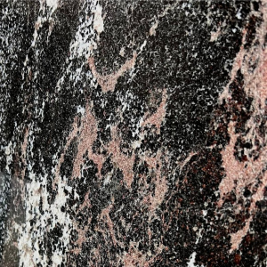 Подпорная стена из гранита Гранатовый Амфиболит 1200х600х300 мм – купить в Москве