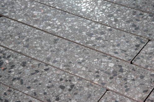 Тротуарная плитка Фабрика Готика Granite Плита Fino галенит частичный прокрас 400х200х80 мм рис 1