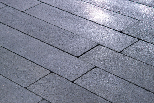 Тротуарная плитка Фабрика Готика Granite Плита Fino амфиболит частичный прокрас 600х200х60 мм рис 1