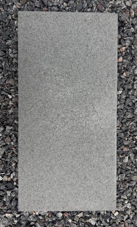 Гранитная плита Алтай Black бучардированный 600х300х20 мм рядовая плитка CSG-003-PS рис 2