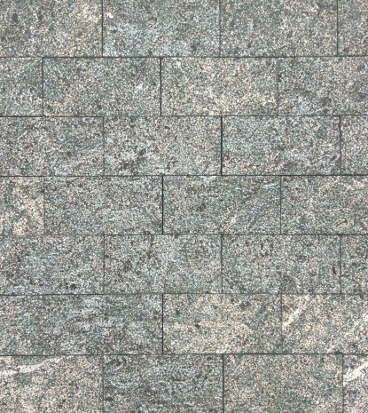 Брусчатка гранитная Сопка Бунтина пиленая бучардированнная 200х100х50 мм рис 1