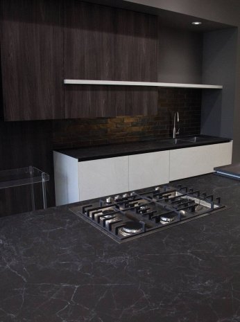 Керамогранит Laminam Russia Cementi Nero bocciardato 3000х1000х5,6 мм рядовая плитка LAMF009022 рис 3